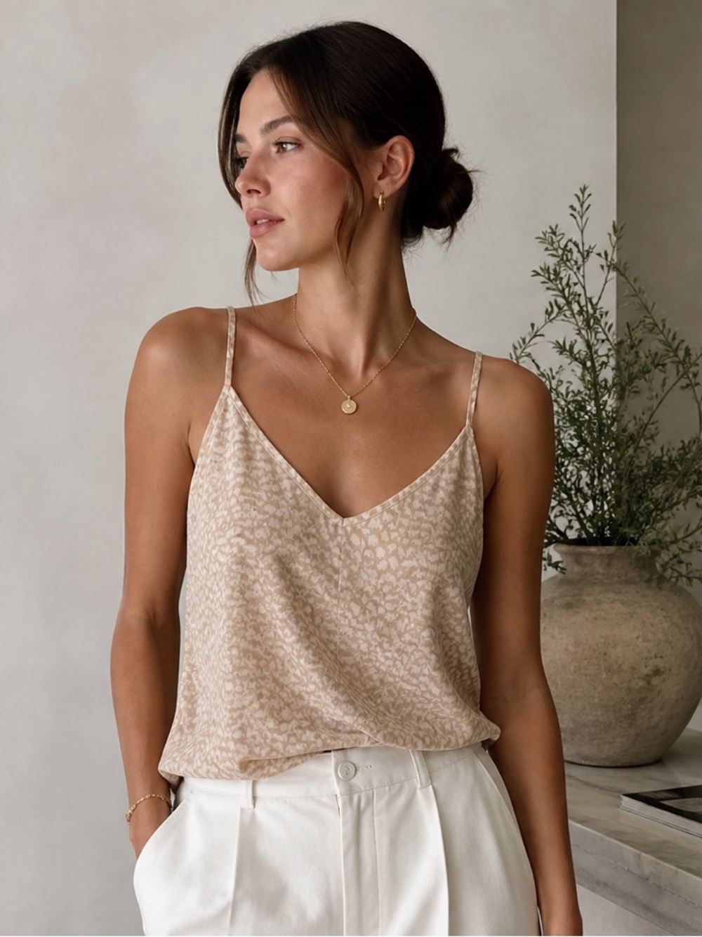 Wilfred Aritzia 100% Silk Cami Top XS Blush Beige Sleeveless